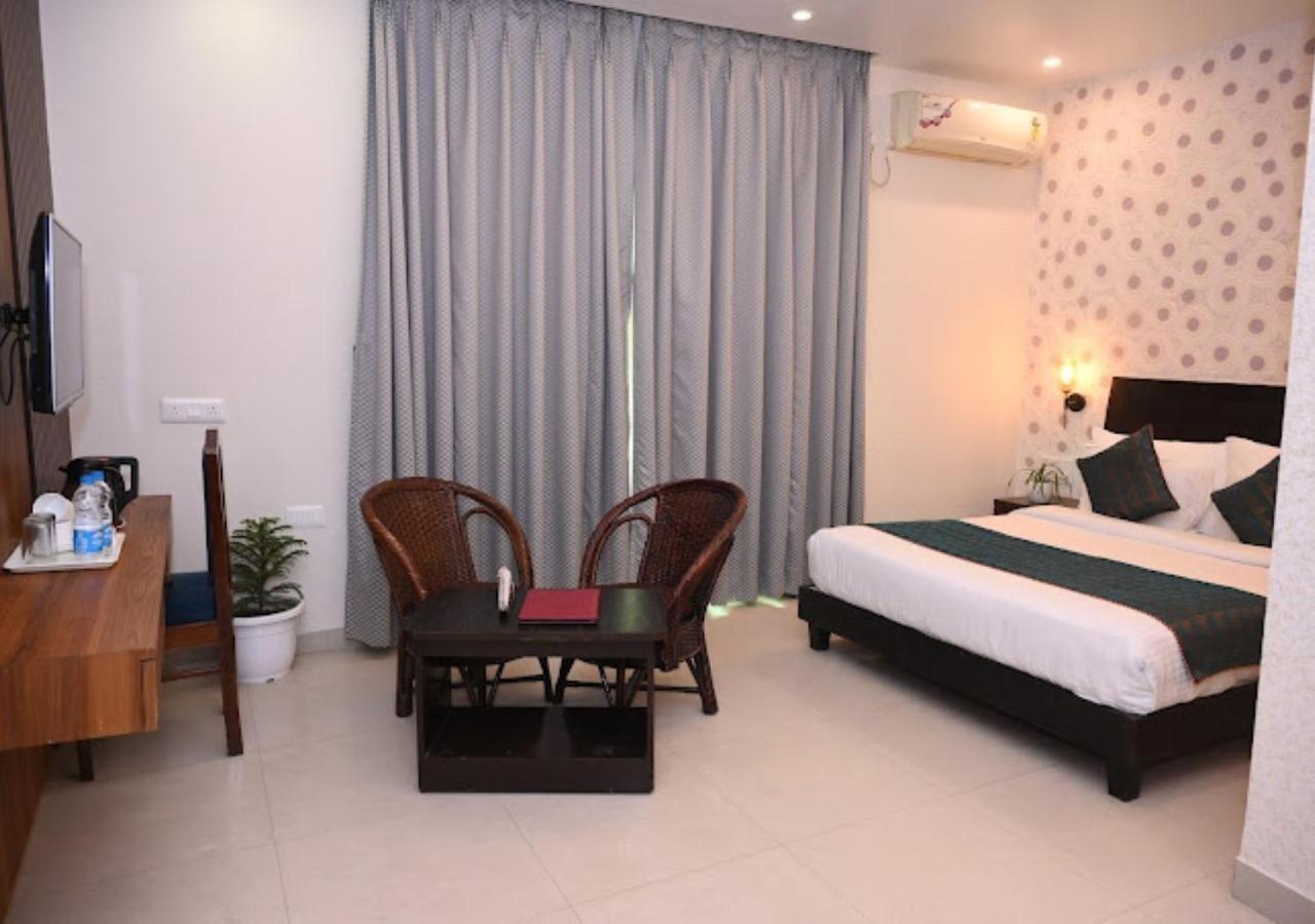 Hotel Zion Inn Варанаси Экстерьер фото